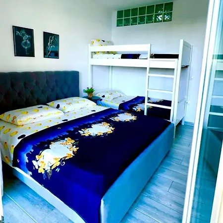 Daire Kings Sea View *